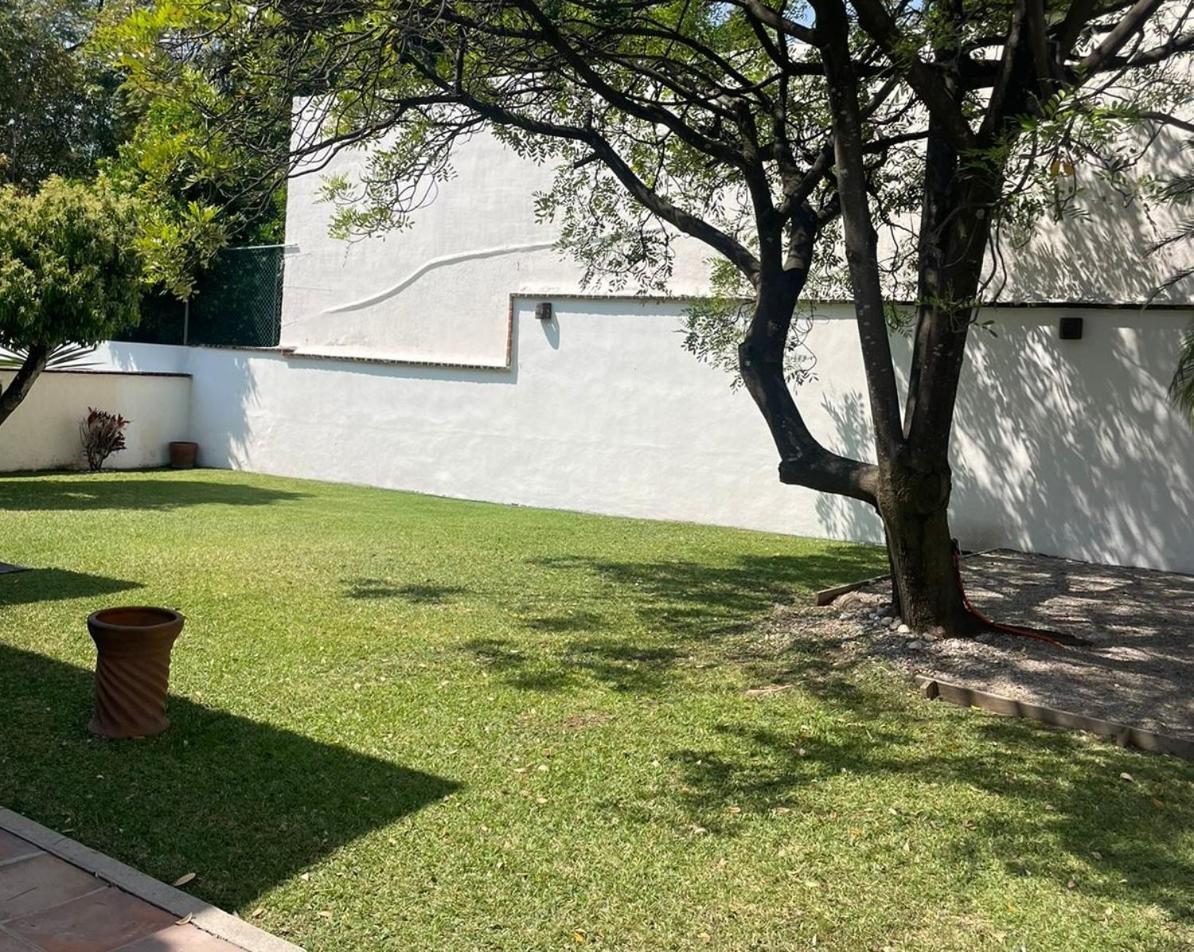 Las Iguanas Cuernavaca Esterno foto